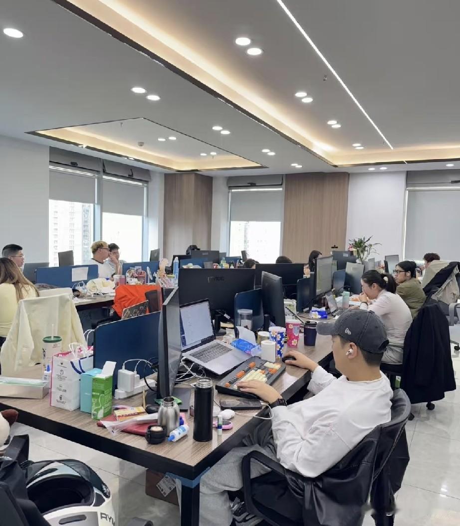 谈了一个试用期的解聘，候选人34岁，来我们公司之前已经失业半年多了，两个多月前来