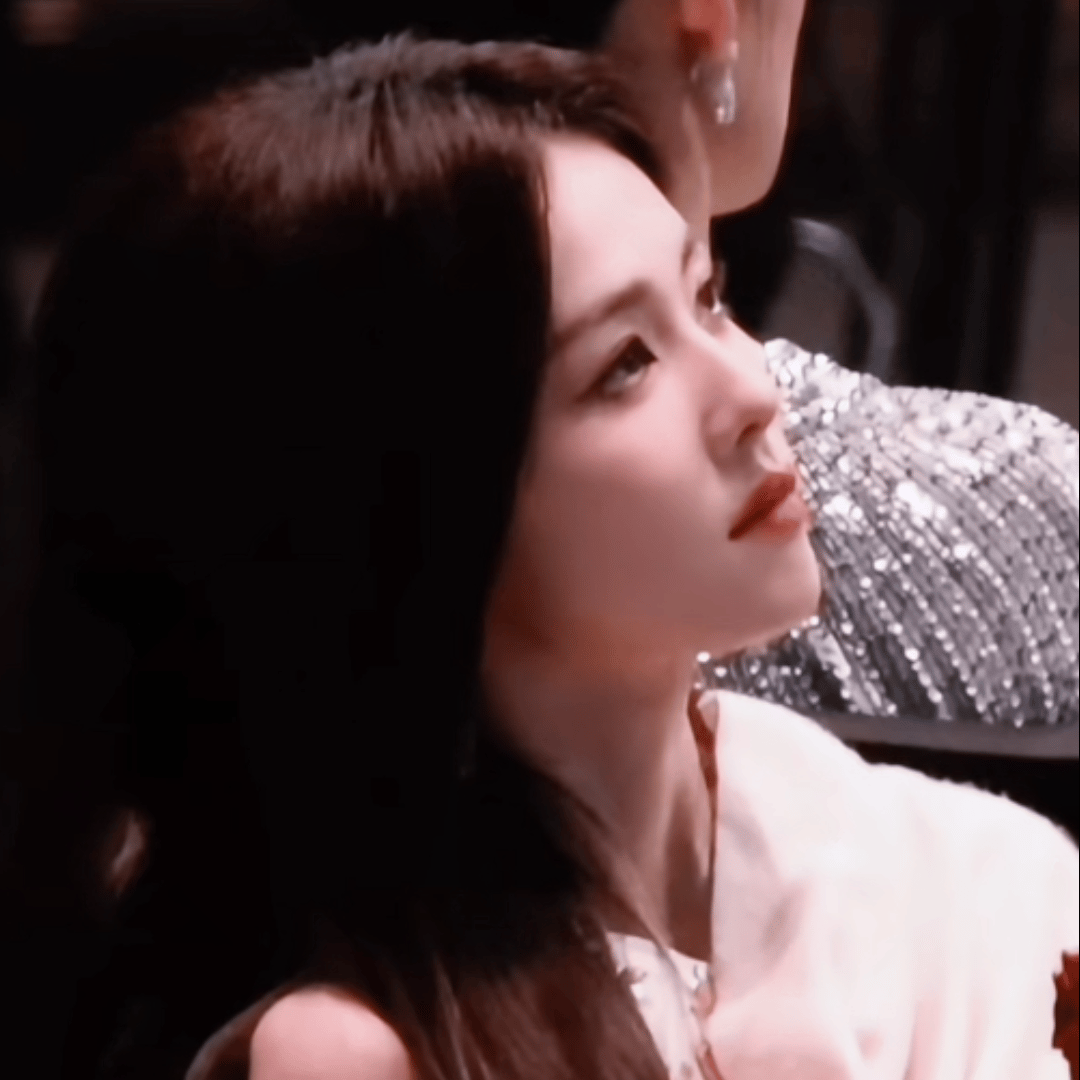 我想看白鹿此次尖叫之夜红毯造型，上一次惊艳了我一年。2025尖叫之夜全阵容名单