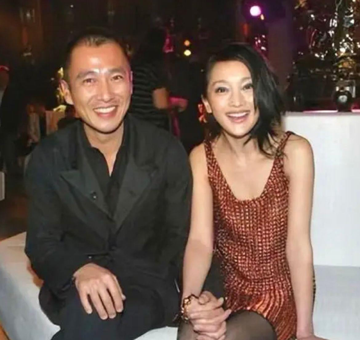 周迅结婚喜讯满天飞，前男友李大齐真心祝福，浪漫终究败给了现实前言：周迅和李大