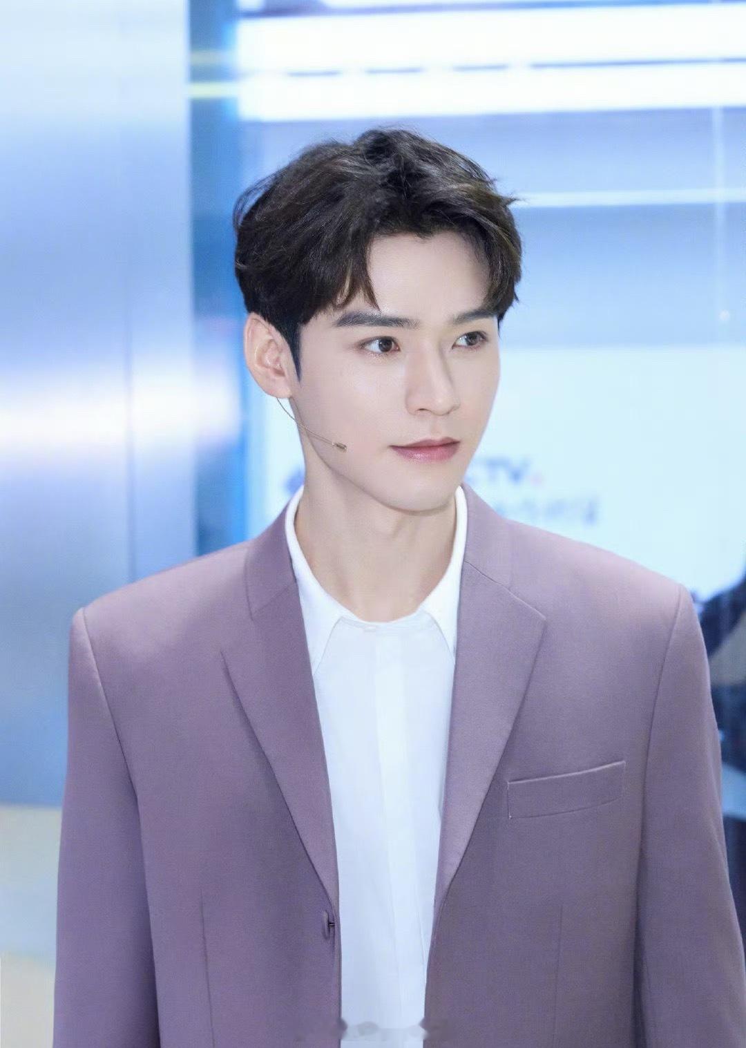 龚俊线下活动状态真好啊，帅哥最近在干嘛，拍个现偶看看👀​​​