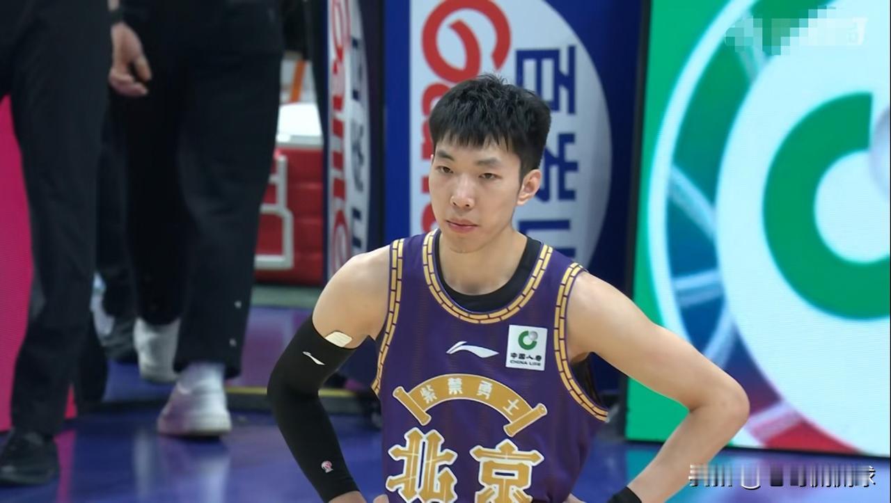 北京控股控卫廖三宁真是威斯布鲁克附体了！在今天北京控股主场以81：77险胜辽宁本