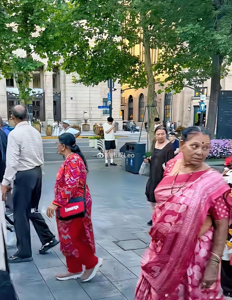 现在印度的羊毛党已经把主意打到咱家来啦？看到有人分享，说一印度网红，跑到咱家来旅