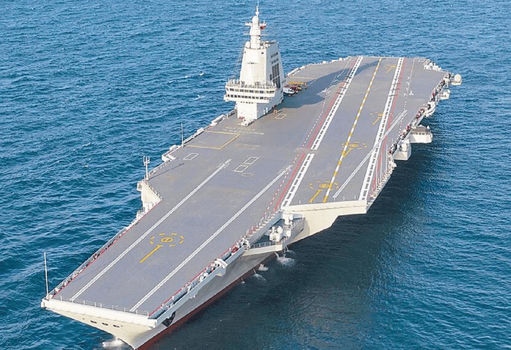 中国在美国周边没有军事存在。一旦中美爆发冲突，中国无法用常规军力打击美国本土，美