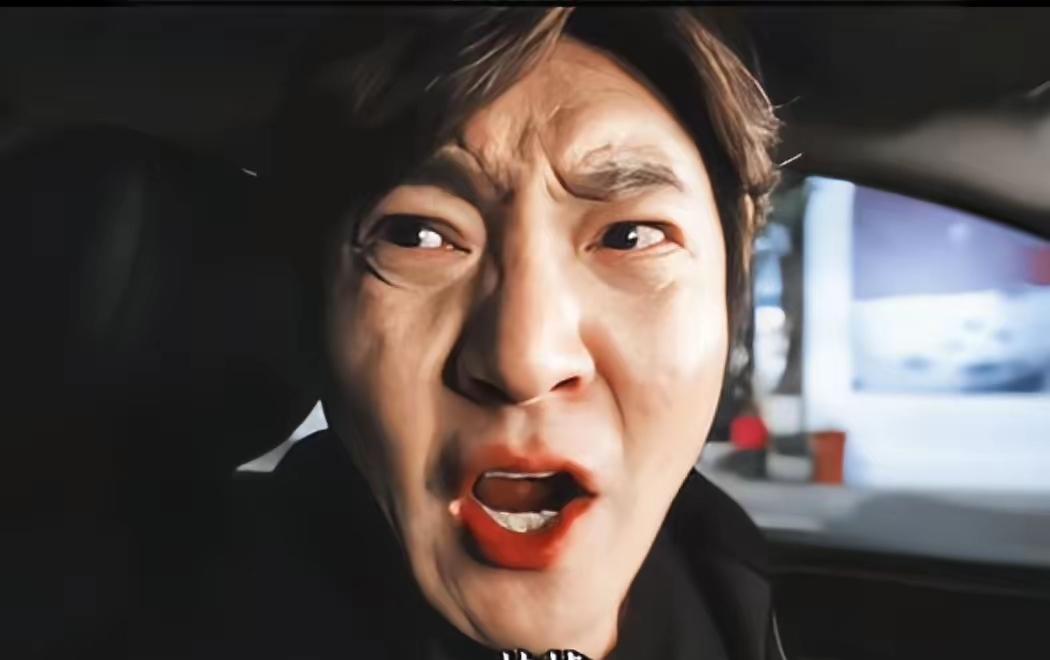 男明星千万别轻易整容，​看看郭京飞就明白了。​今天《迷墙》开播，真是人比人，