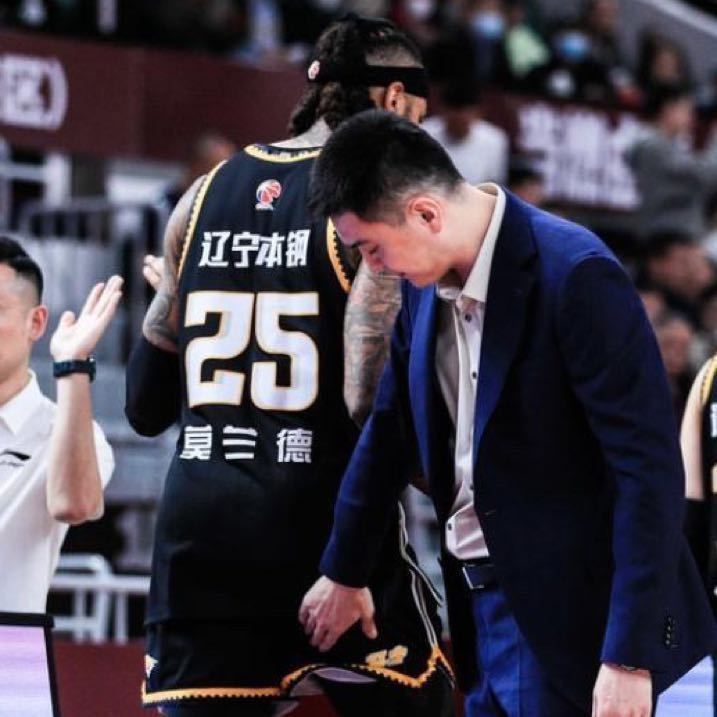 摩羯座半夜不是EMO，只是大脑在进行复盘。最近哪些场景我应对的不好，对待这个人我