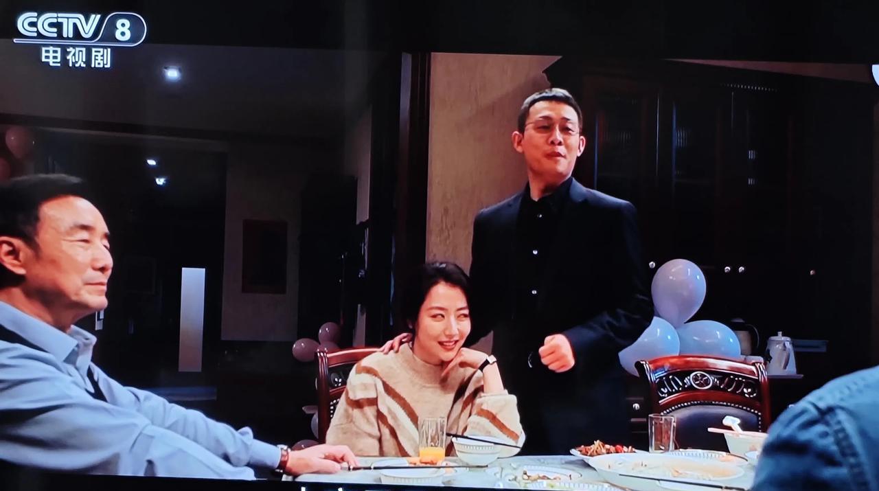《以法之名》里洪亮和江敏的婚姻是不可能的。以江敏的才貌，家世，不可能和洪亮有任
