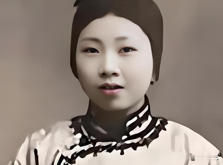 1904年，杭州富商之女，嫁给了个穷书生，陪嫁三处豪宅及上万两白银！世人皆笑她“