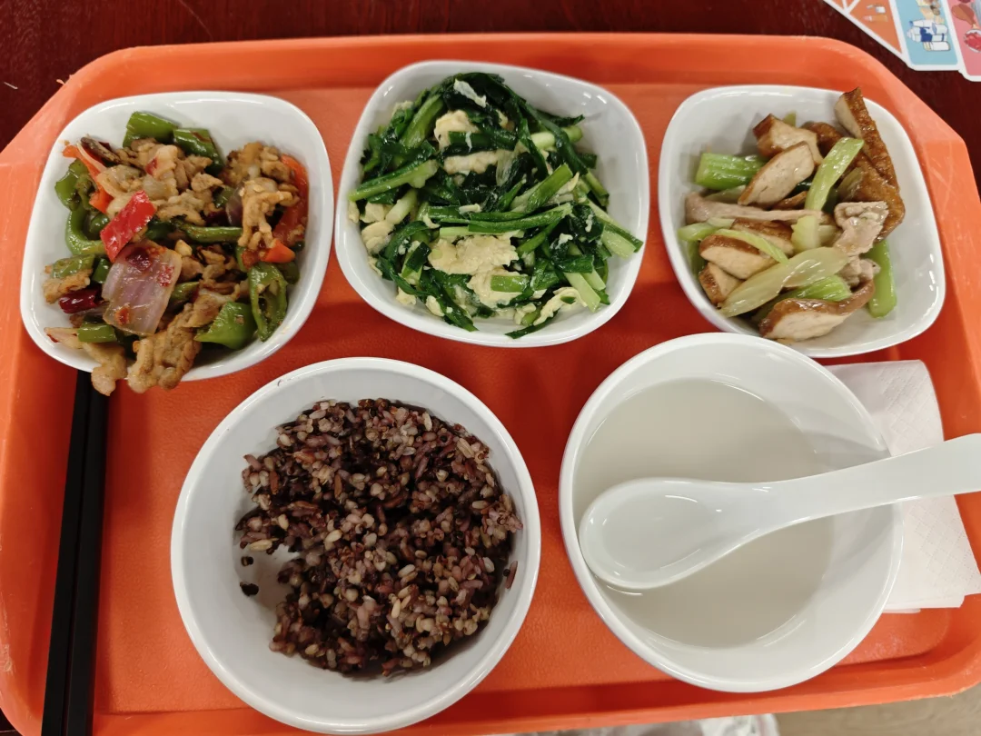 今天饭堂吃这个，感觉热量不高，能瘦下来吗