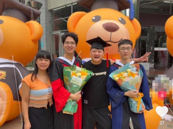 一张外卖小票，藏着七年青春温柔南方医科大学一名博士，点外卖时写下一段走心备