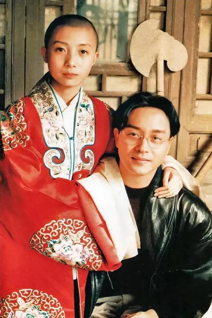 当年拍摄《霸王别姬》时，陈凯歌只是向张国荣口述了一遍剧本，他全程没有打断过，就是