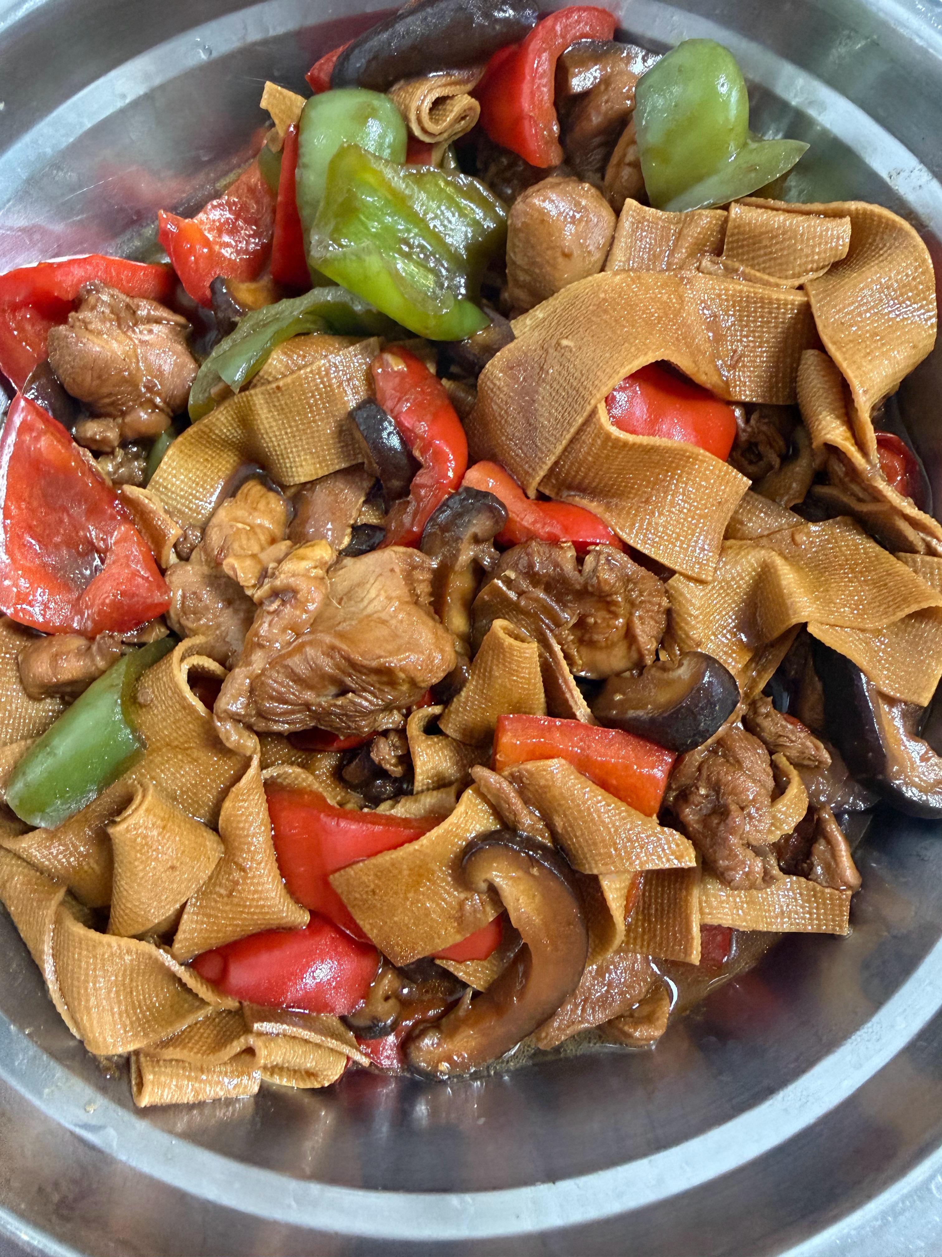 开饭了，接完儿子回来以最快速度搞定晚饭，开吃～​​​