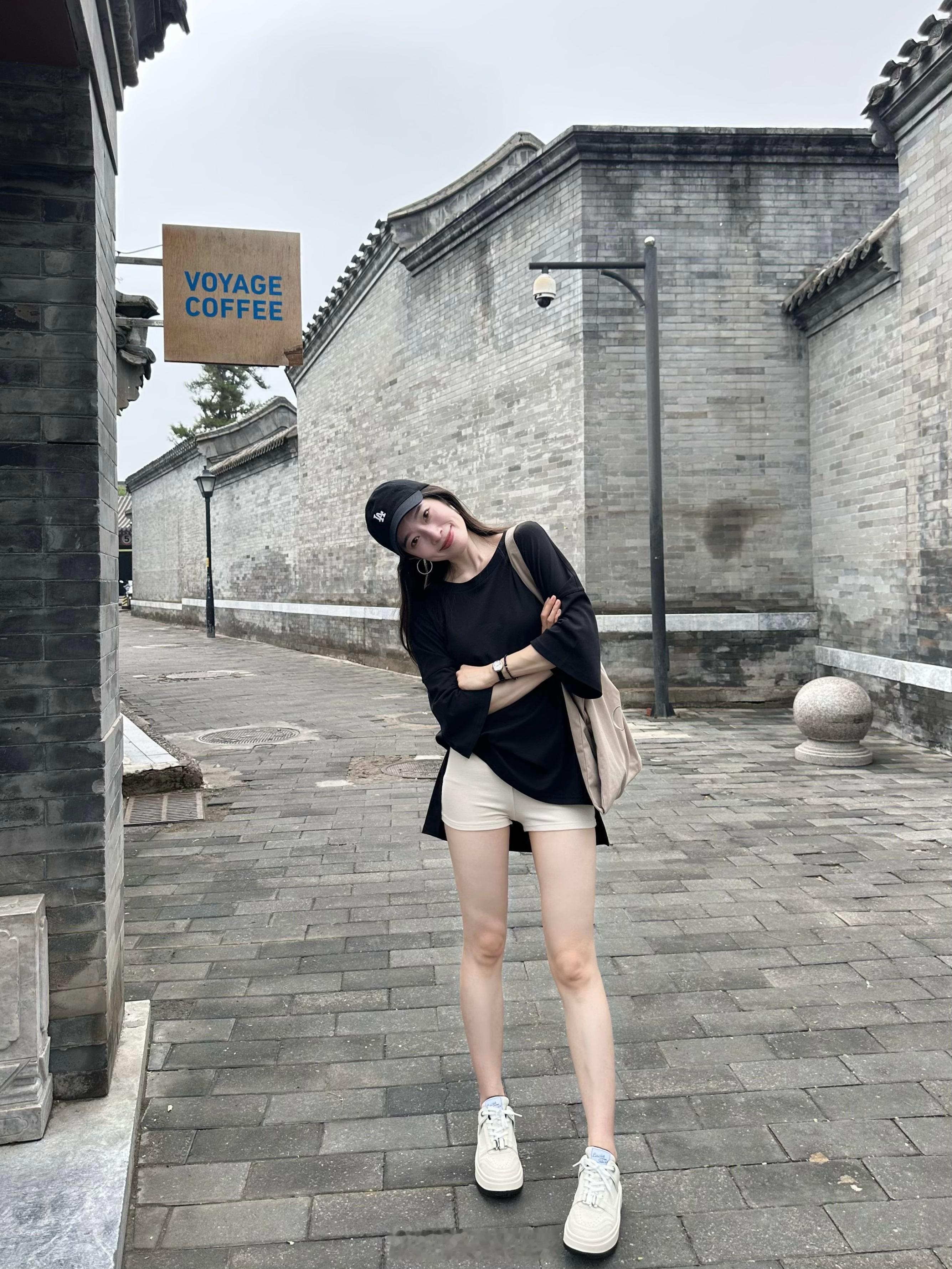 北京胡同的阴雨天🌧️​​​