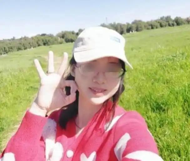 “中国越制裁我，我就越反华！”今年3月，百万粉丝的女律师于国外屡屡诋毁中国，受出