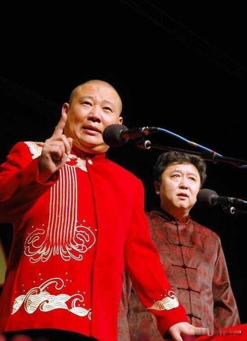 趁着郭老师出了点小故事，网上开始推出一些原来的相声段子，似乎要跟郭老师PK。结