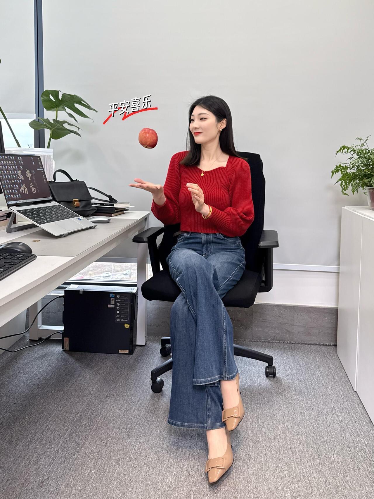 领导的穿搭｜简简单单的搬砖日常🧱|||今天终于不是丝袜啦周末愉快～