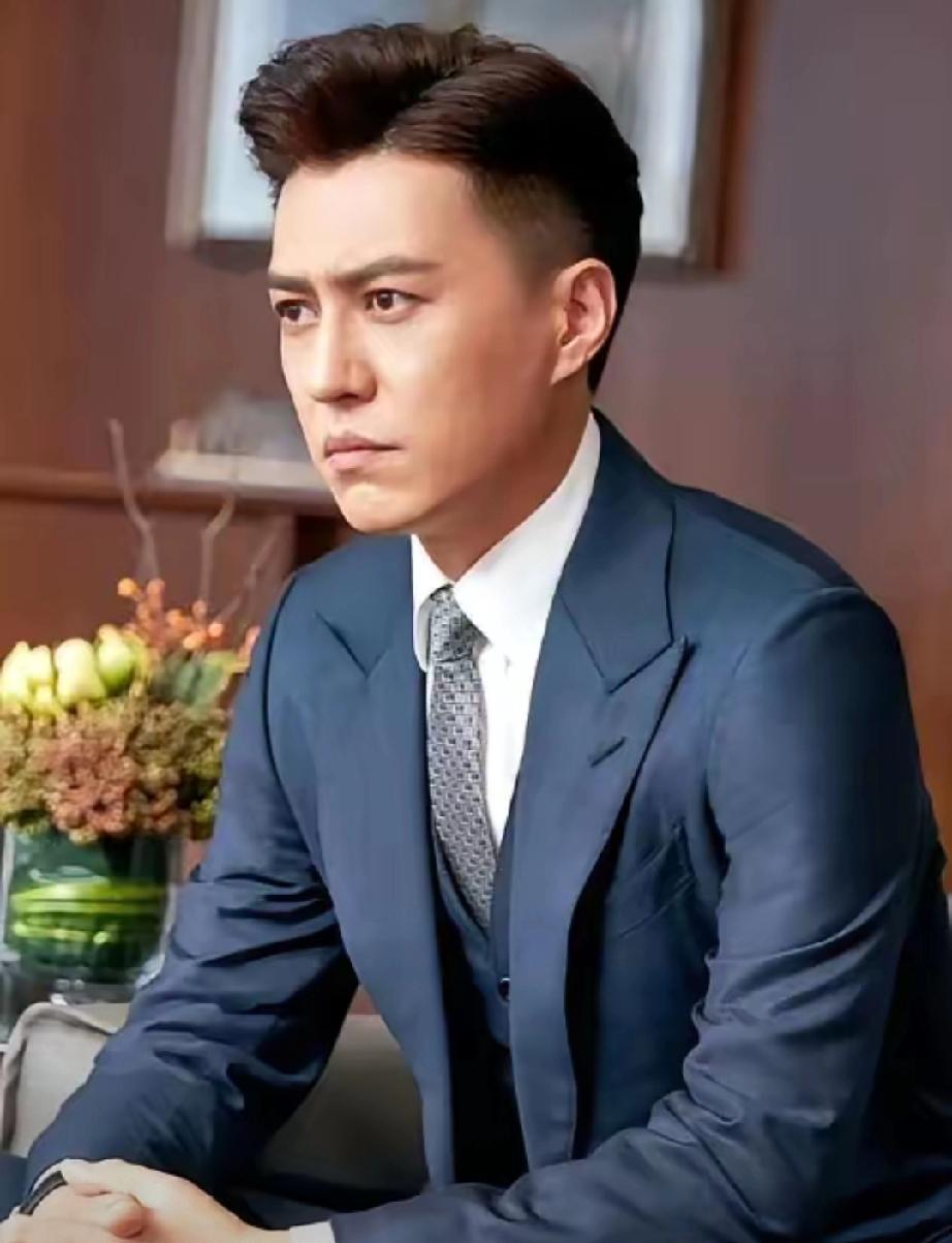 靳东炮轰雷人短剧：靠狗血博眼球，走不远！3月7日，全国政协委员靳东