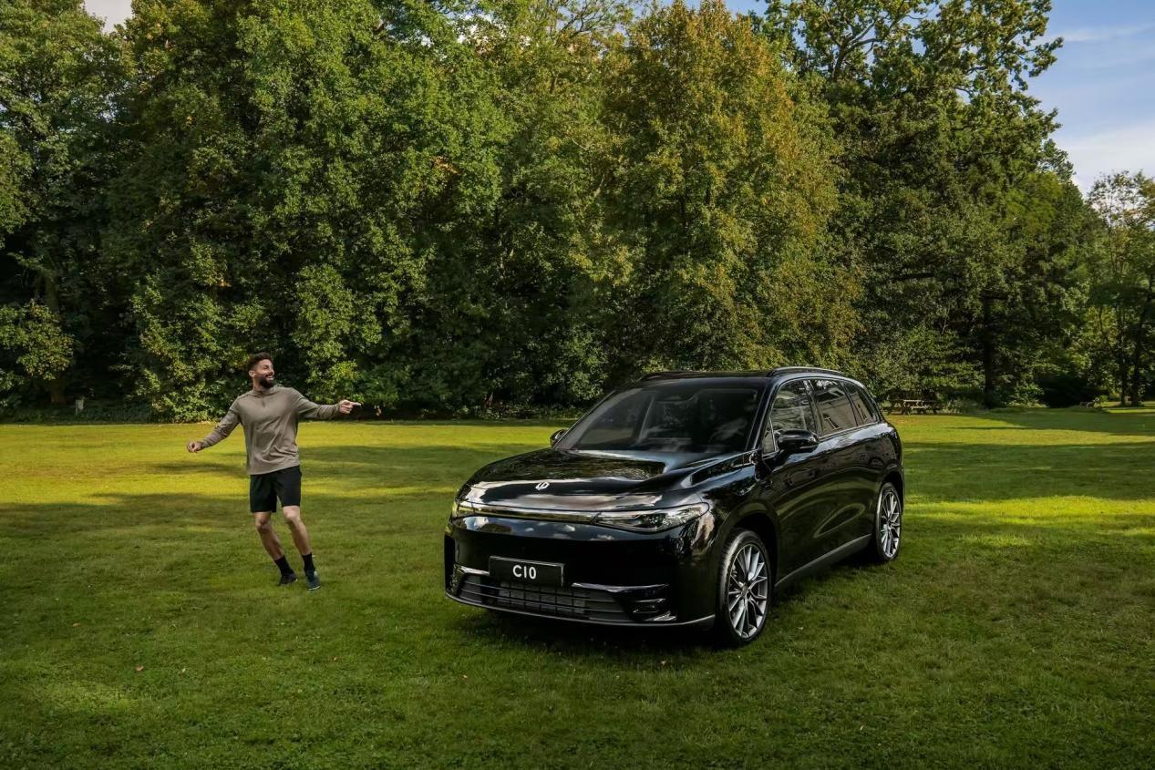 零跑C10真的比海狮06EV更值得选吗？ 15万级预算，买一台家用SUV，零