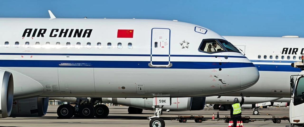 12月29日，中国国际航空第9架C919正式入列！今年商飞已经交付16架，远超去