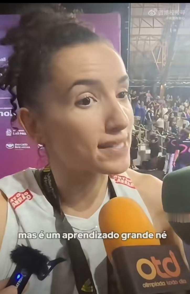 主场赢球反而更难？李盈莹半决赛独砍28分，撕碎这个错觉。国际排联数据揭穿真相