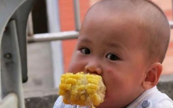 宝宝午睡时, 如果突然一个机灵的坐起来, 当父母的要注意了
