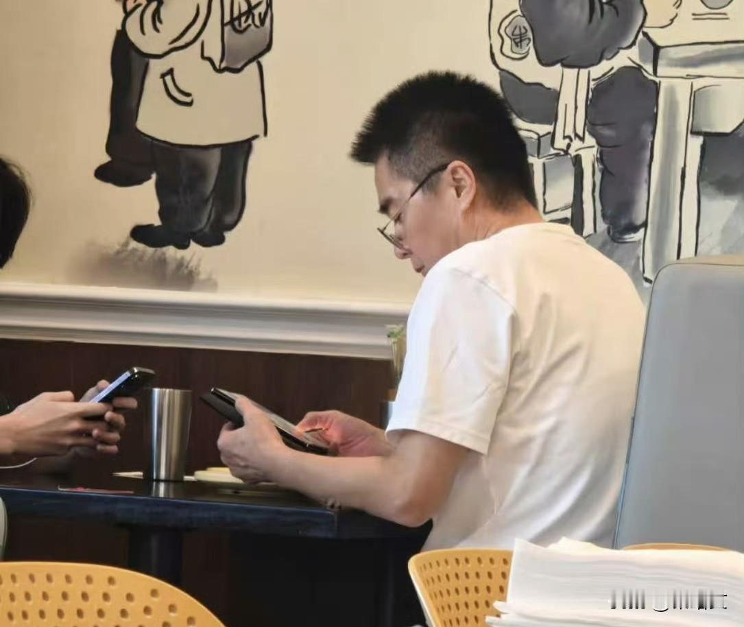 许亚军缺席何晴告别式！赴美陪子引热议，3个自媒体真相技巧太实用12月15日