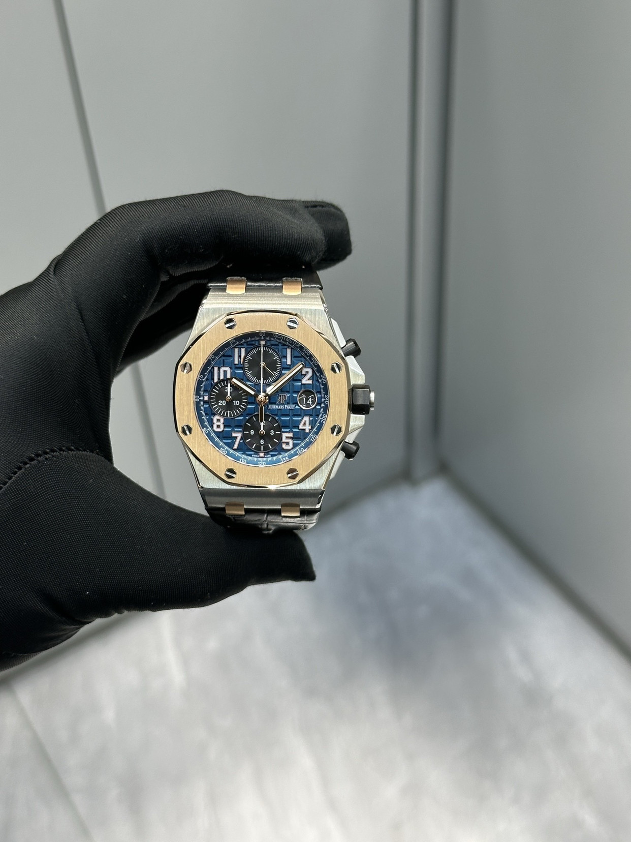 皇家橡树计时腕表：优雅与精准的碰撞爱彼（AudemarsPiguet）的皇家橡树系列一直是奢华运动表