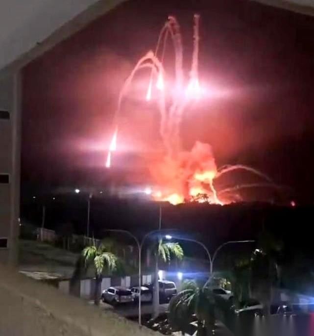 美国轰炸委内瑞拉这事，最让人后背发凉的，不是爆炸。是动手之后，五角大楼和白宫，