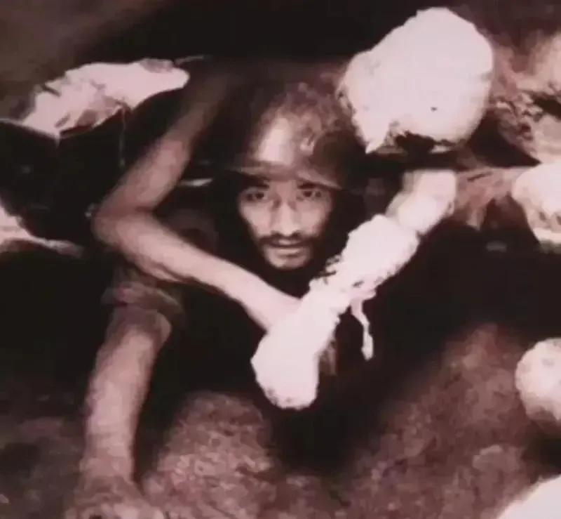 1987年，越军向我军阵地倾泻数万颗炮弹，谁知我军连长却不躲避，战士们见状，顿时