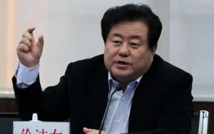 1981年，著名作曲家徐沛东向女友崔静求婚成功，但是登记结婚那天，他却拉着战友的