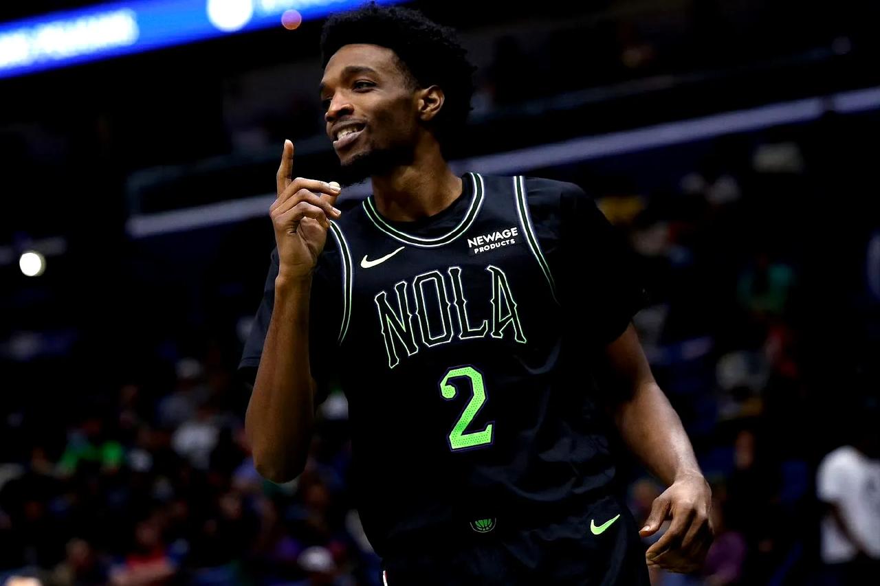 参考卡鲁索其实这种球员两个首轮也算市场价如果湖人能给出两个首轮签，鹈鹕应该