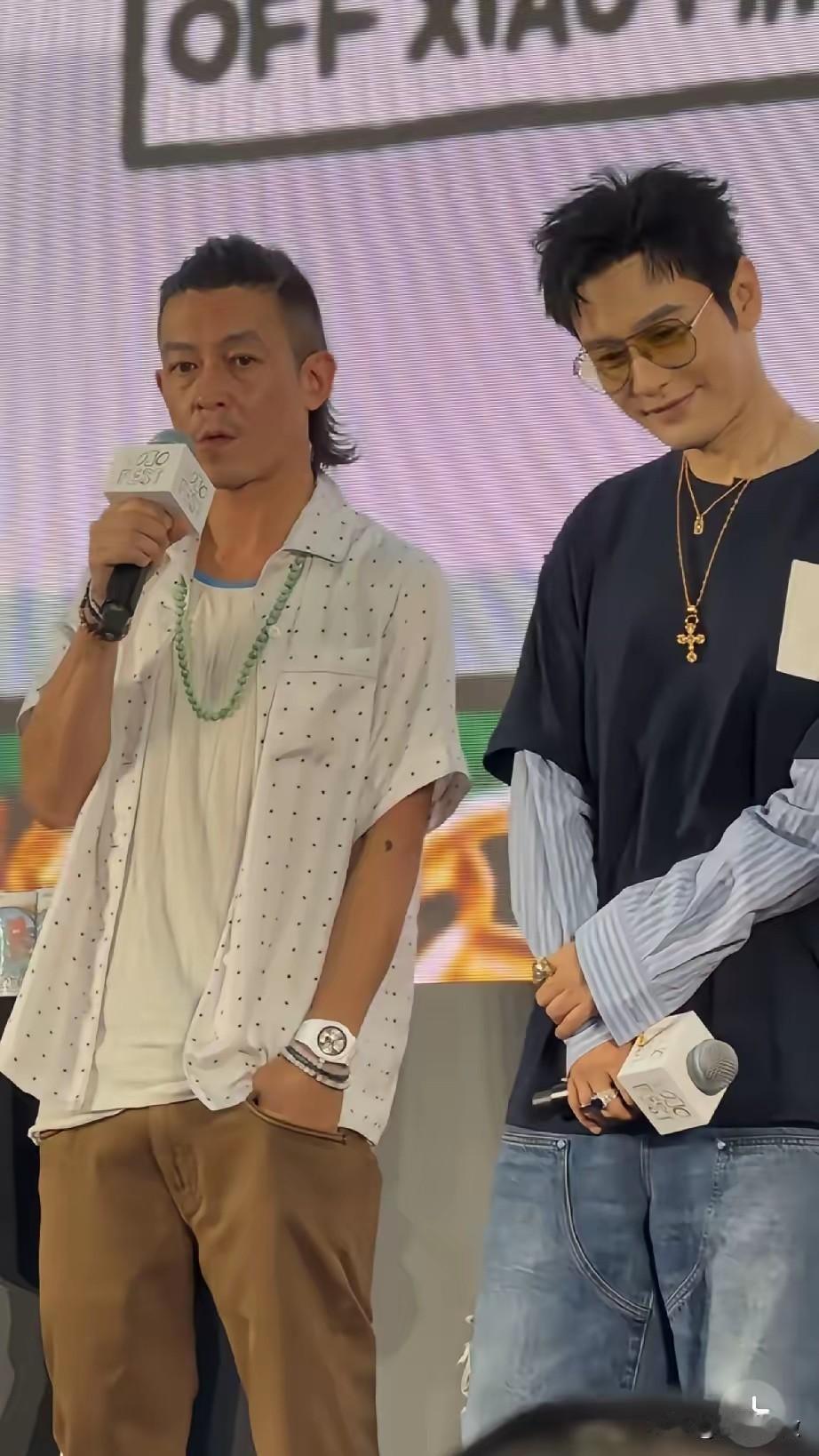 8月21日，陈冠希与黄晓明一同在上海参加MOJOFEST趣藏嘉年华2026，黄晓