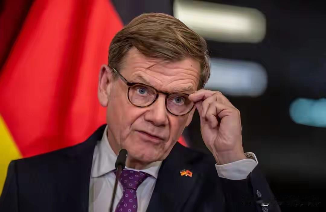 德国外长对我们表明态度！2月2日，德国外长瓦德富尔表示，尽管存在紧张关系，德