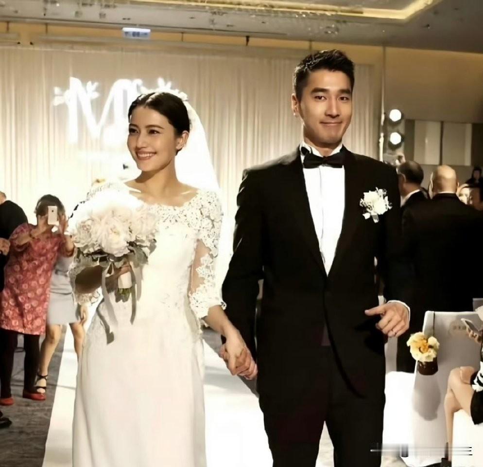 高圆圆为何离不开赵又廷原因很简单，她找到了一个能让她完全做自己的伴。