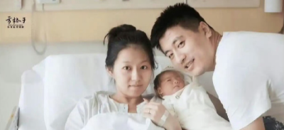 张雪峰说我老婆比我小7岁，结婚的时候去老丈人家，看到老婆小学毕业照，想到她小学毕