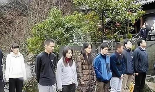 “真给中国人丢脸！”，2010年，24岁民警付出生命代价救出的18名复旦高材生