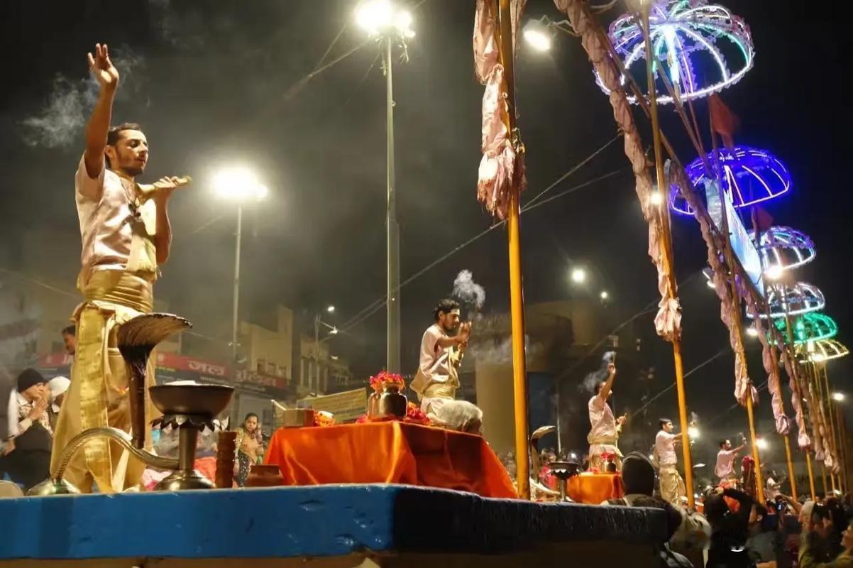 西方国家很少围堵印度，核心原因是围堵得不偿失。英国殖民留下的治理烂摊子，让