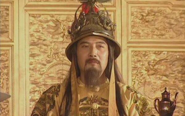 在杨秀清、韦昌辉相继被杀后，洪秀全犯了一个致命的错误，没有出面保护两个亲信，导致