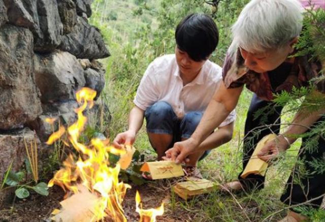 重庆惊天悬案：白酒泡尸十八载，真凶仍逍遥！