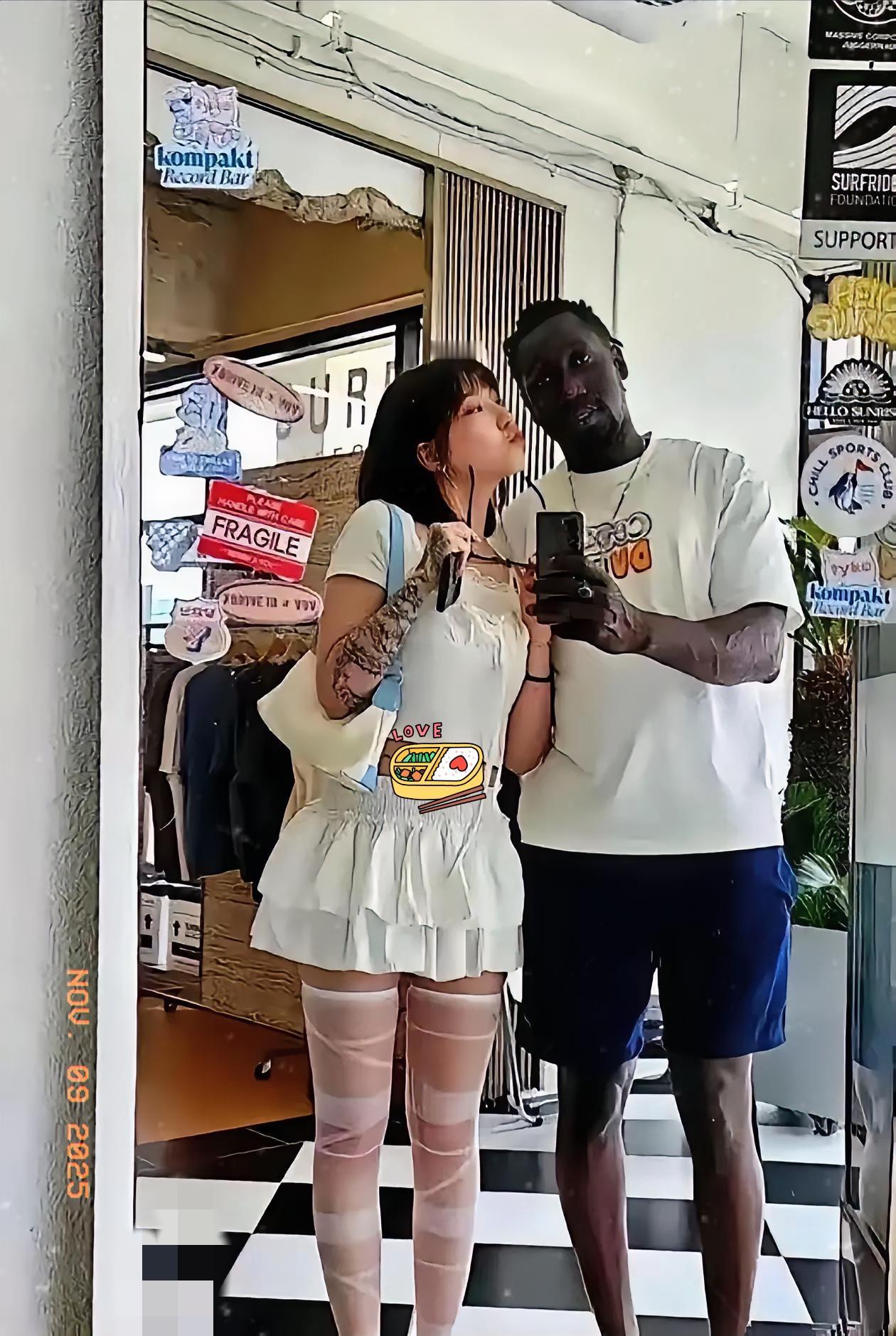 浙大女生带黑人男友回家被轰出门，这事儿真的越想越窒息！父母当场变脸赶人，还