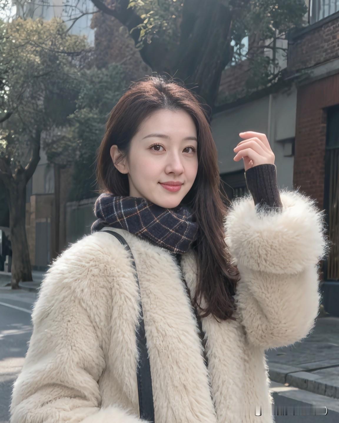 你是我纸短情长的雨季，也是我往后余生的晴空万里。想起你，心中总会涌起一股暖