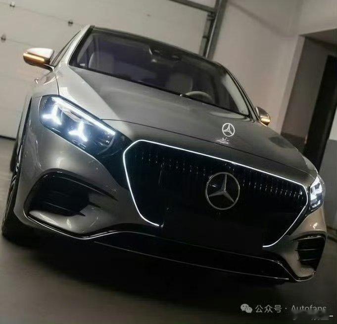 奔驰新S长这样？发光立标搭配盾型中网嗯……兄弟们觉得好看吗？奔驰s级大v聊车