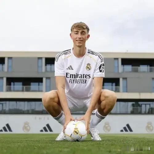 双标！赫伊森拿