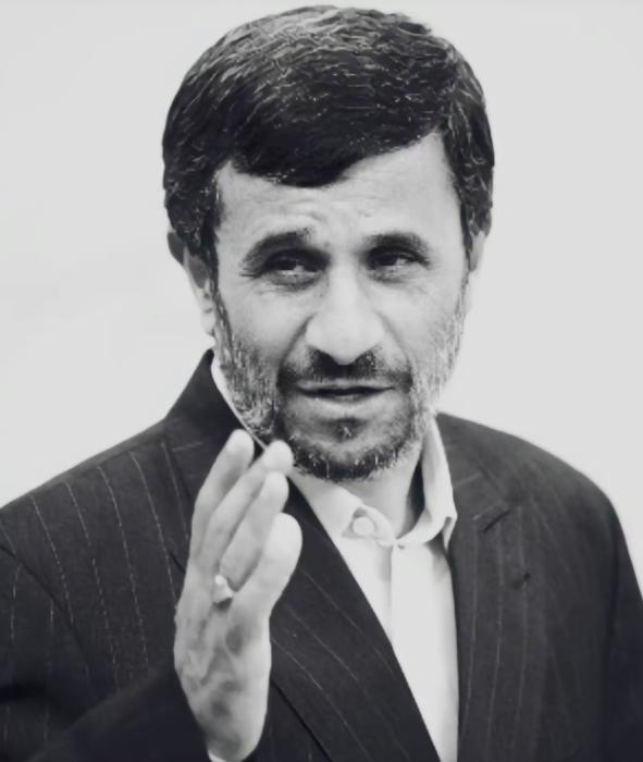 简单说一下波斯湾前方目前的战况。导弹打到塞浦路斯了，离英军基地只有几百米。这