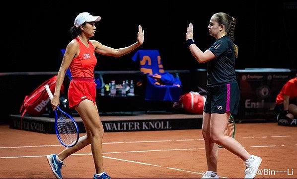 张帅奥胖组合强势击败西格大妈和哭哭组合杀入四强WTA500🇩🇪斯图加特站女双