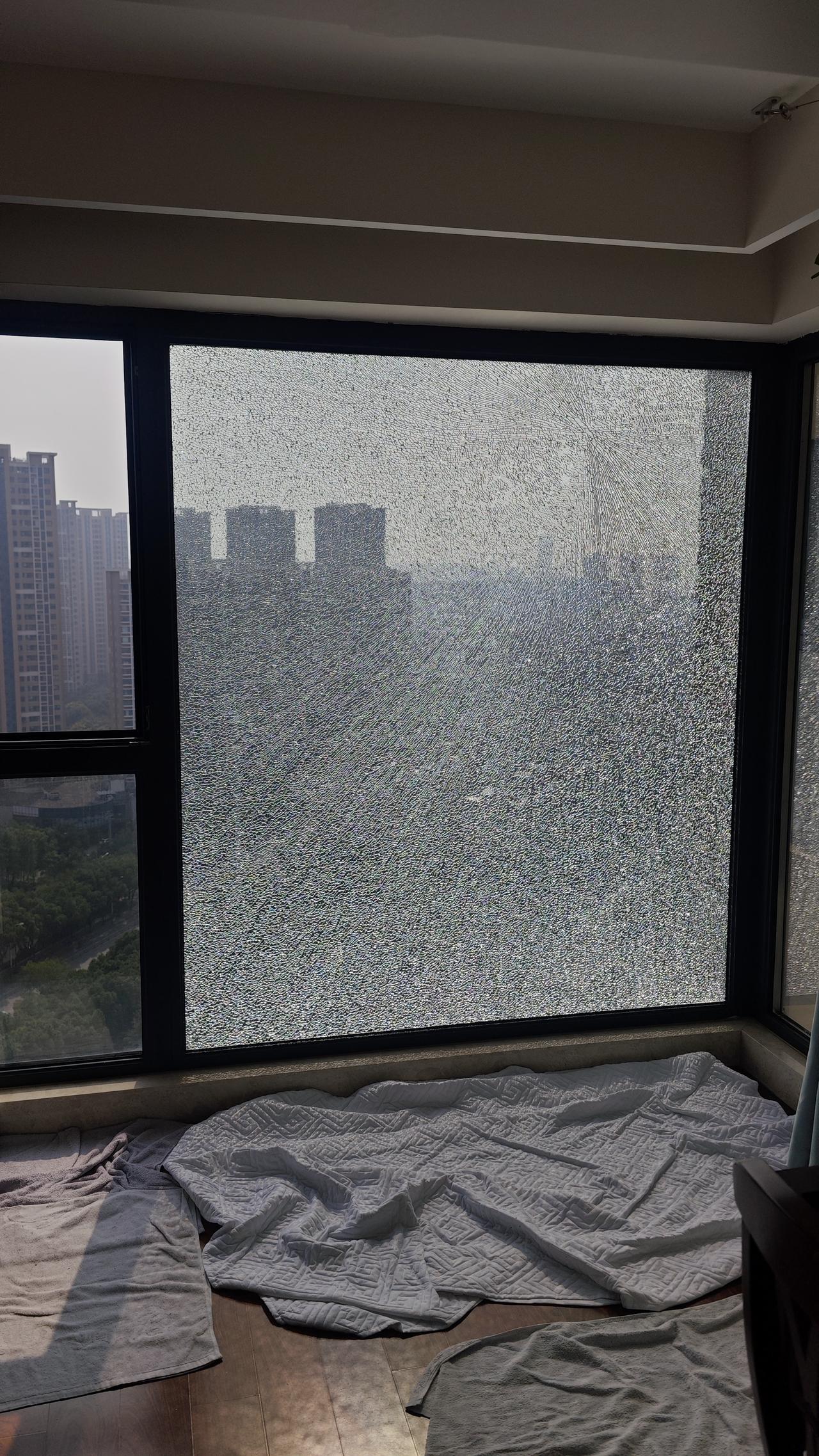 【中年失业后】郎咸平透露中年一旦失业，再也找不到工作。主要原因就是现在年轻人