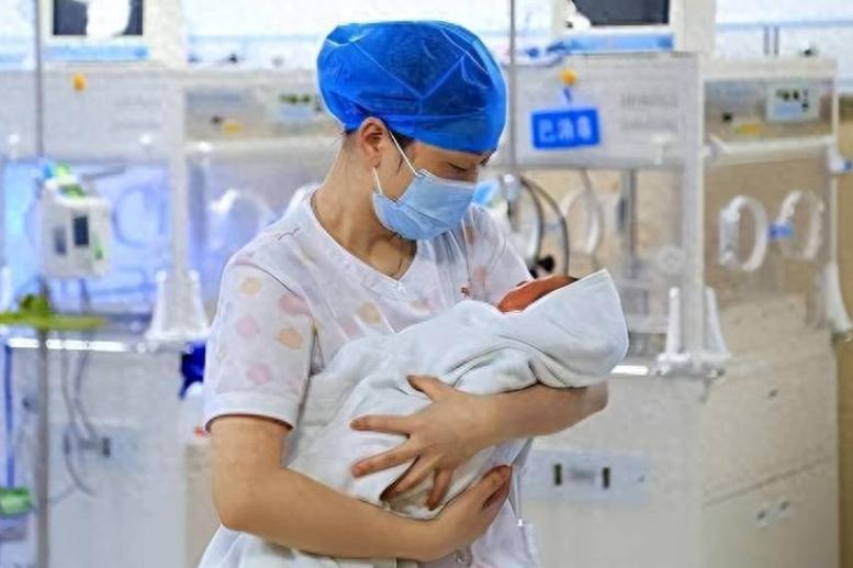 二胎三胎催不动，国家终于换打法！马光远这招，说到年轻人心坎里2025年全国出