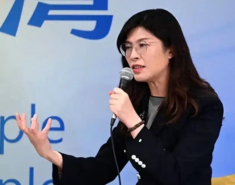 马英九亲自下场后，卢秀燕李四川表态亮了，郑丽文向马英九喊话国民党内斗升级！马