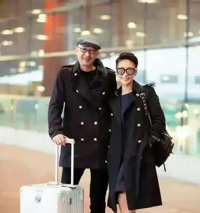 她俩竟然是夫妻？？？