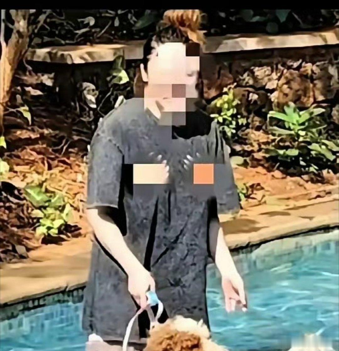 那个在三亚泳池给狗搓澡的女士，接到了罚单：两万多元！当初叫嚣我家狗比人干净对骂所