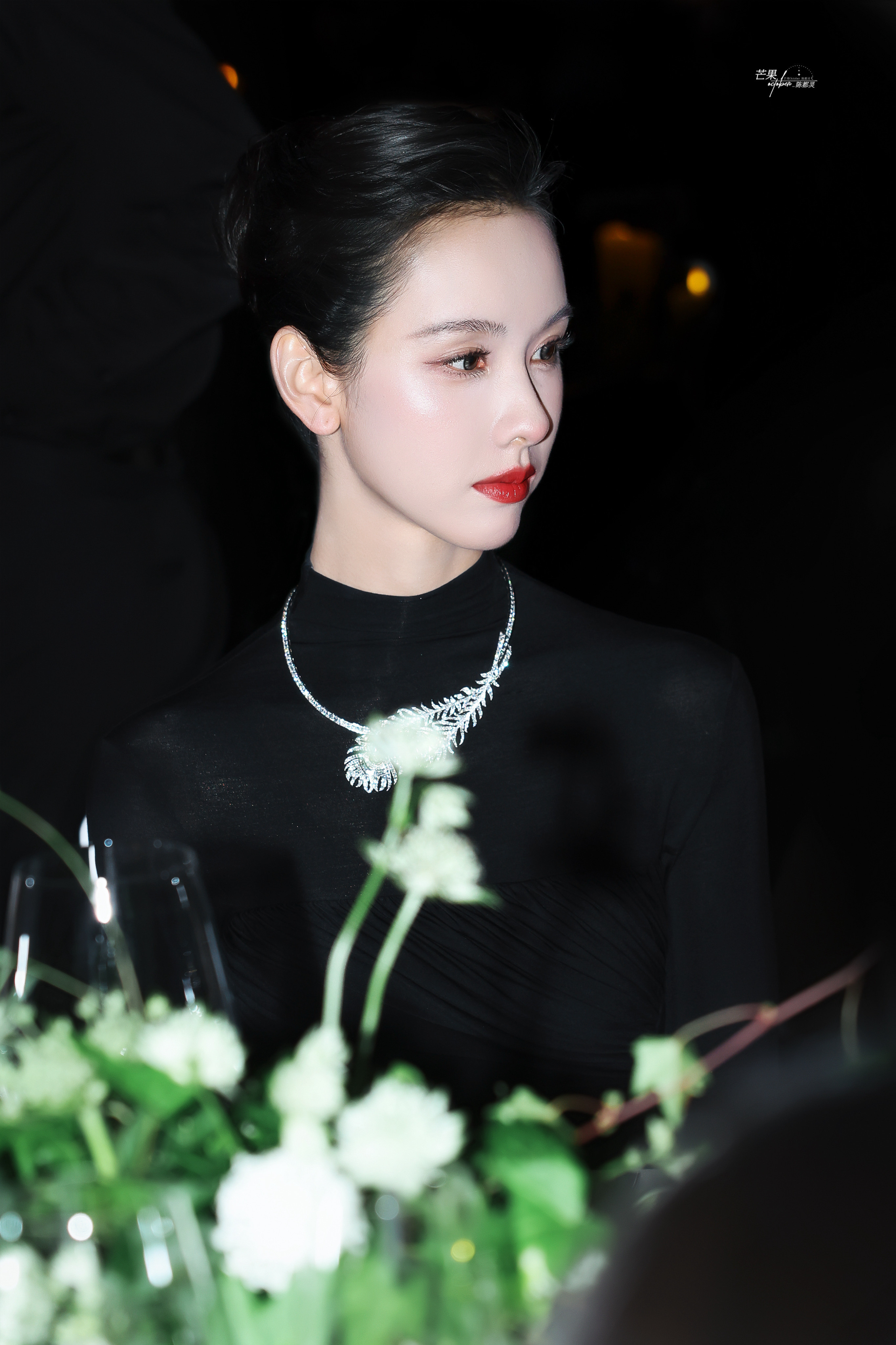 陈都灵黑天鹅被陈都灵今日份造型惊艳到了完全是优雅黑天鹅即视感🦢🖤